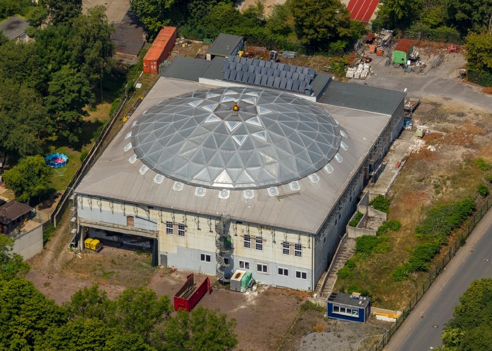 Essen aus der Vogelperspektive: Gebäude der Moschee Merkez- Moschee in Essen im Bundesland Nordrhein-Westfalen, Deutschland