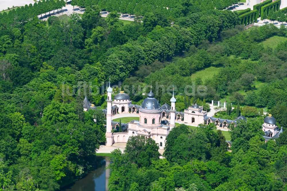 Luftbild Schwetzingen - Gebäude der Moschee im Schlossgarten von Schwetzingen im Bundesland Baden-Württemberg, Deutschland