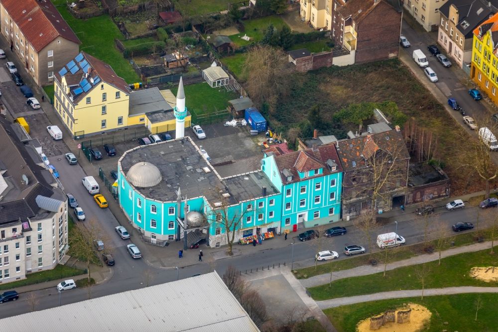 Gelsenkirchen von oben - Gebäude der Moschee am Tu?ra Kulturzentrum in Gelsenkirchen im Bundesland Nordrhein-Westfalen, Deutschland
