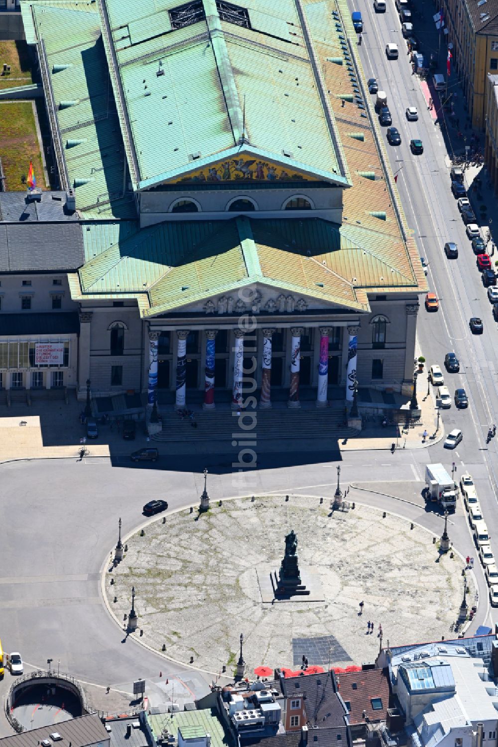 München aus der Vogelperspektive: Gebäude des Nationaltheaters am Max-Joseph-Platz in München im Bundesland Bayern