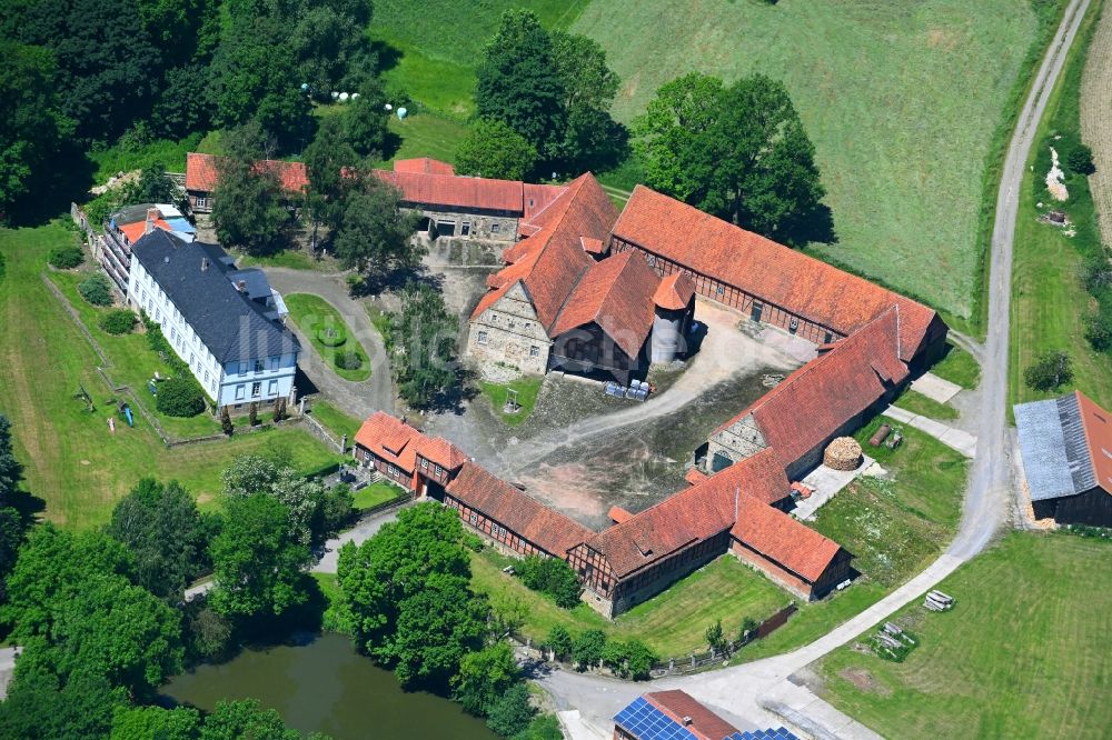 Bültenbrink von oben - Gebäude und Parkanlagen des Gutshauses Gut Wormsthal in Bültenbrink im Bundesland Niedersachsen, Deutschland