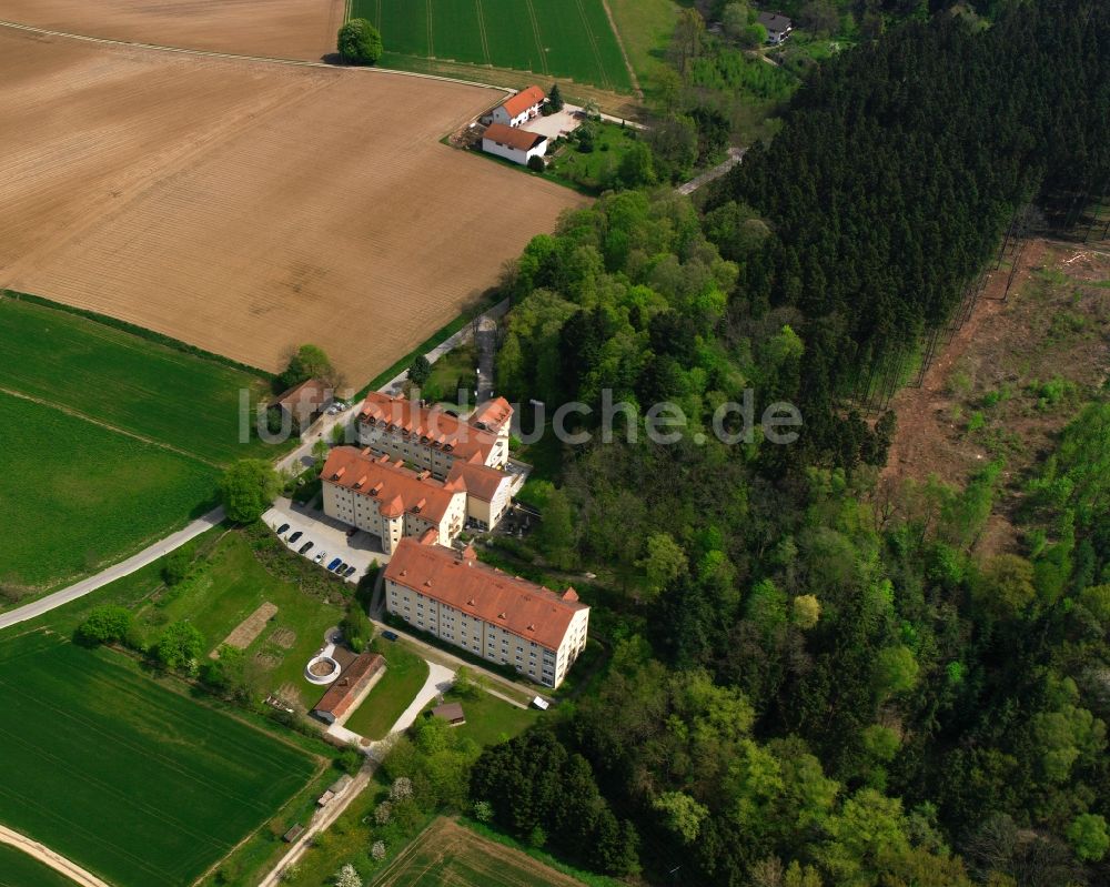 Luftaufnahme Münchshöfen - Gebäude des Pflegeheim Antoniusheim in Münchshöfen im Bundesland Bayern, Deutschland