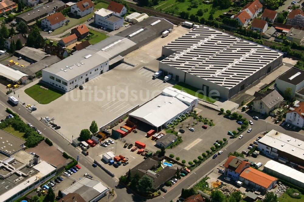 Luftaufnahme Heldenbergen - Gebäude der Reifen Center Wolf GmbH & Co. KG in Heldenbergen im Bundesland Hessen, Deutschland
