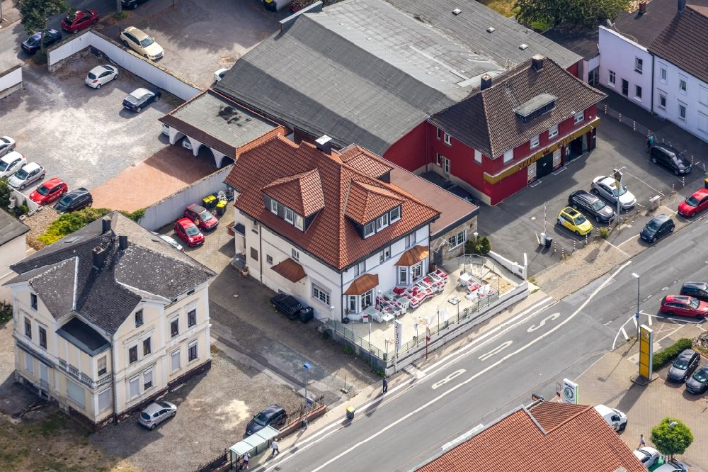 Menden (Sauerland) aus der Vogelperspektive: Gebäude des Restaurant El Cubano in Menden (Sauerland) im Bundesland Nordrhein-Westfalen, Deutschland