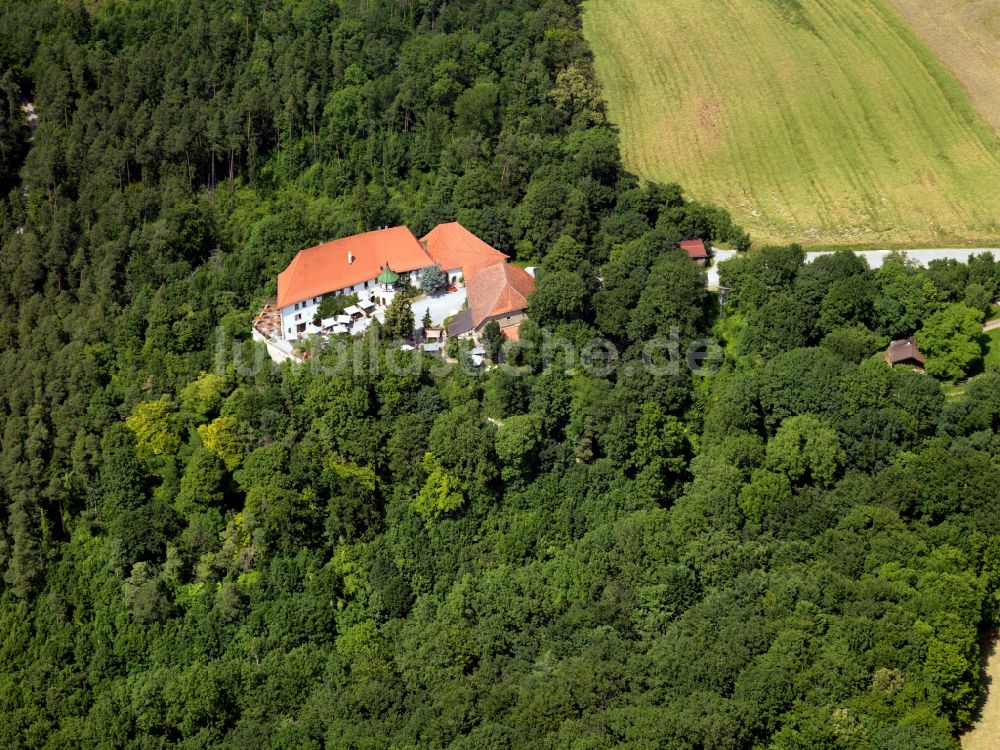 Luftbild Ammerbuch - Gebäude des Restaurant Schloss Hohenentringen in Ammerbuch im Bundesland Baden-Württemberg, Deutschland