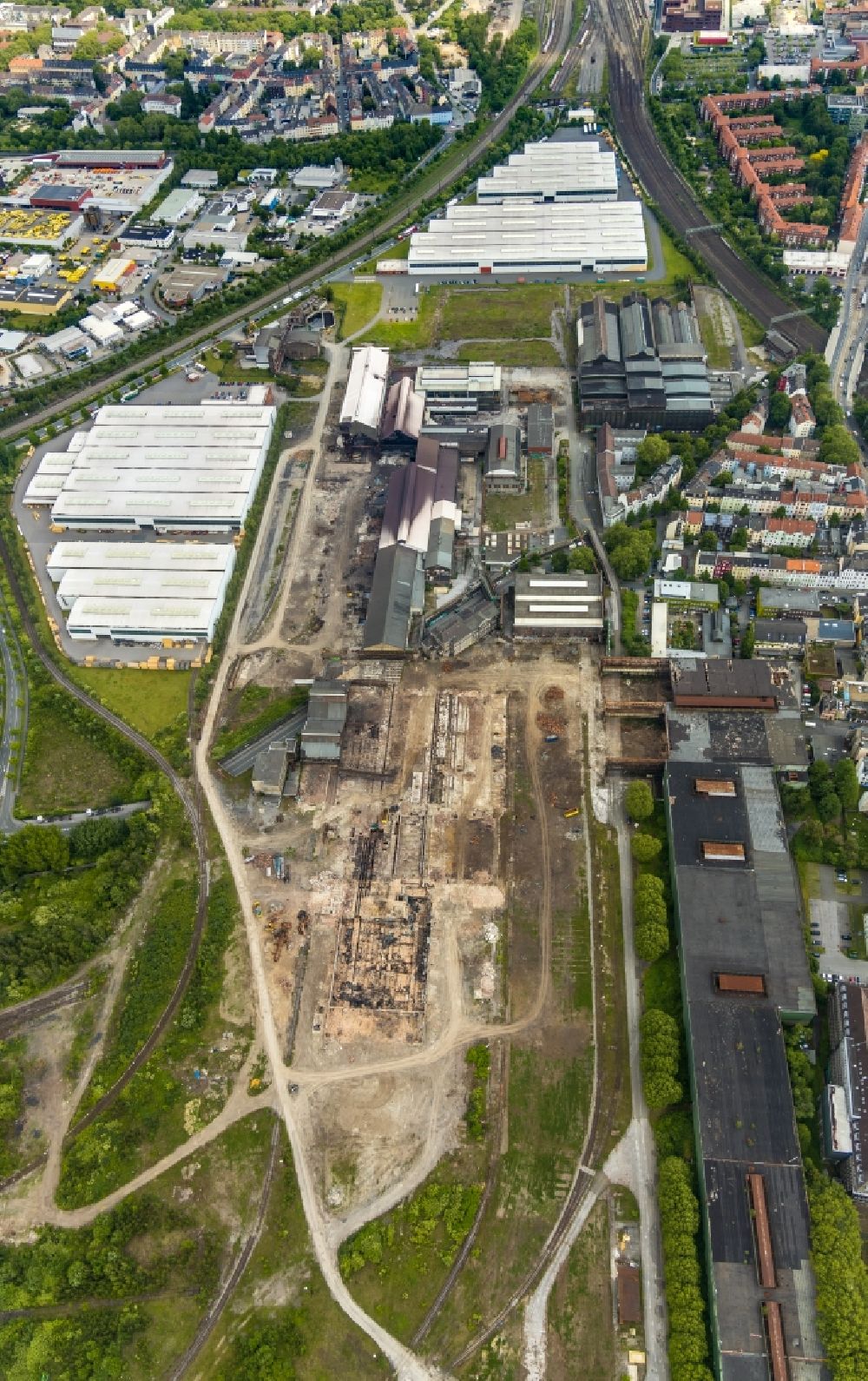 Luftaufnahme Dortmund - Gebäude- Ruine und Brachfläche auf dem ehemaligen Gelände der Hoesch-Stahl AG in Dortmund im Bundesland Nordrhein-Westfalen, Deutschland