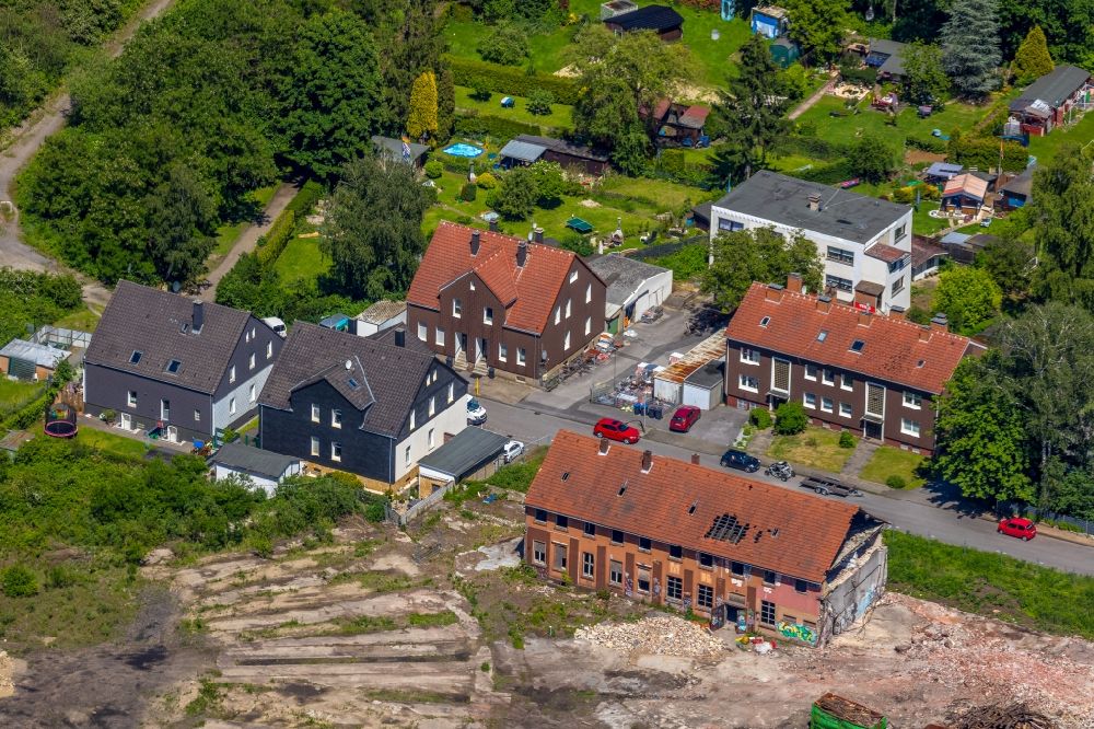 Luftbild Herne - Gebäude- Ruine des leerstehenden Bauwerkes an der Hunbergstraße in Herne im Bundesland Nordrhein-Westfalen, Deutschland