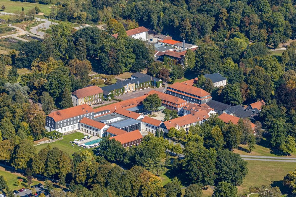 Luftbild Bad Driburg - Gebäude des Schlosshotel Gräflicher Park Health & Balance Resort an der Brunnenallee in Bad Driburg im Bundesland Nordrhein-Westfalen, Deutschland