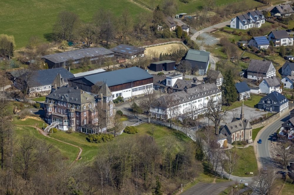 Luftbild Gevelinghausen - Gebäude des Schlosshotel Hotel Schloss Gevelinghausen in Gevelinghausen im Bundesland Nordrhein-Westfalen, Deutschland