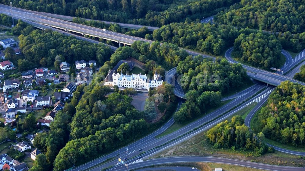 Bonn aus der Vogelperspektive: Gebäude des Schlosshotel Kommende im Ortsteil Ramersdorf in Bonn im Bundesland Nordrhein-Westfalen, Deutschland