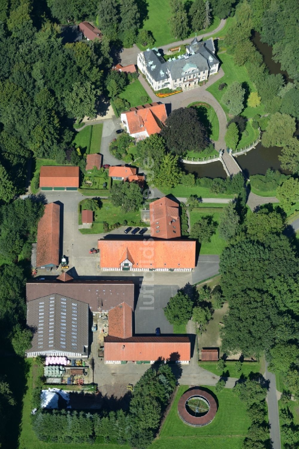 Westerkappeln von oben - Gebäude und Schlosspark des Schloß Haus Langbrück mit Parkanlagen in Westerkappeln im Bundesland Nordrhein-Westfalen