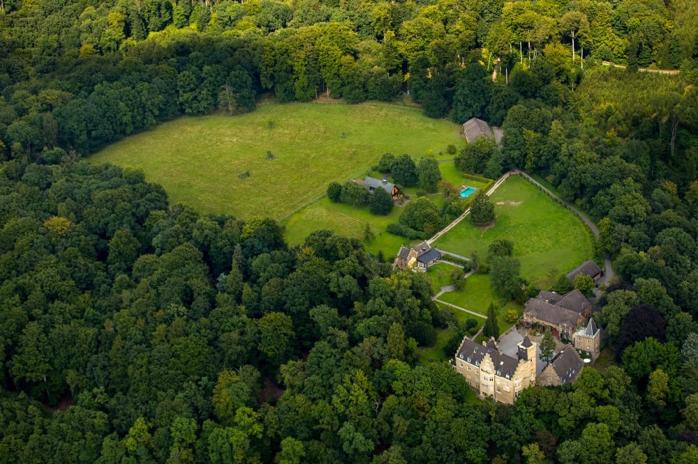 Herdecke aus der Vogelperspektive: Gebäude und Schlosspark des Schloß Haus Mallinckrodt in Herdecke im Bundesland Nordrhein-Westfalen
