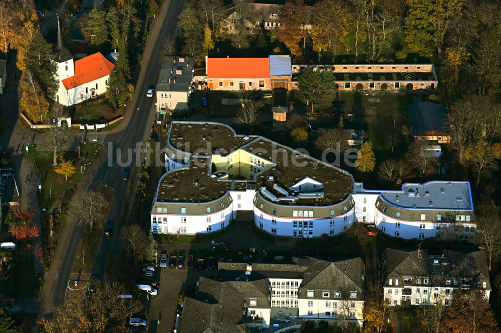 Fredersdorf-Vogelsdorf von oben - Gebäude des Seniorenzentrums KATHARINENHOF in Fredersdorf-Vogelsdorf im Bundesland Brandenburg, Deutschland