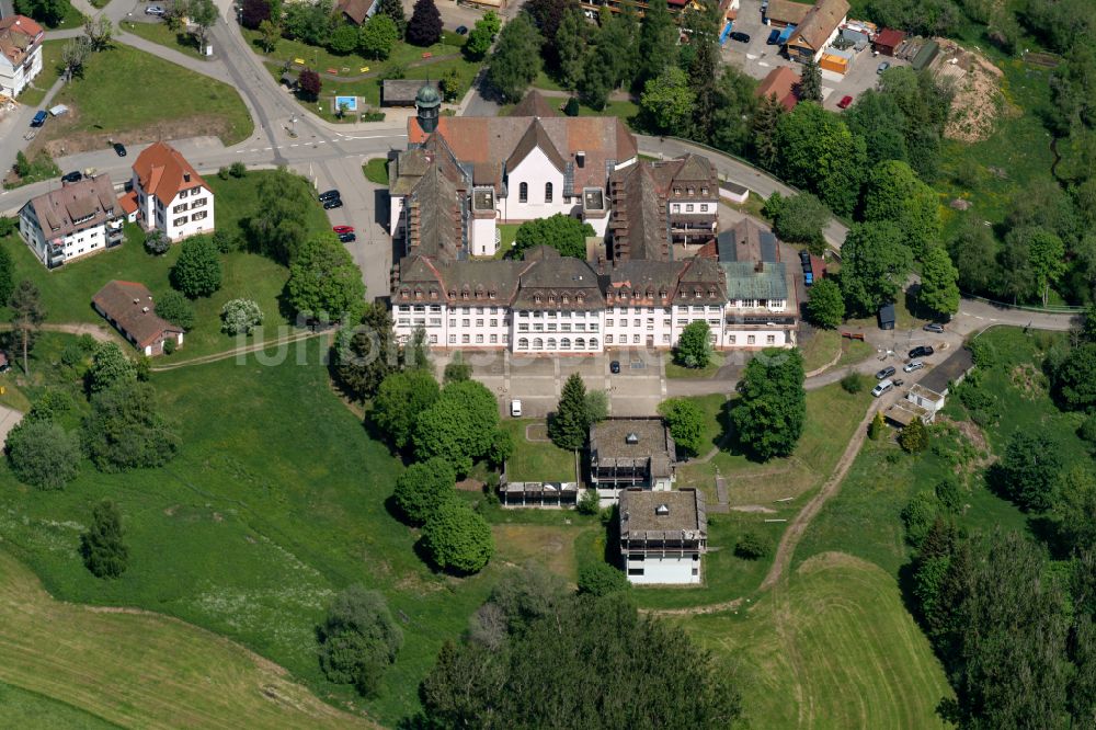 Luftaufnahme Friedenweiler - Gebäude des Seniorenzentrums Pro Seniore Schloss Friedenweiler in Friedenweiler im Bundesland Baden-Württemberg, Deutschland