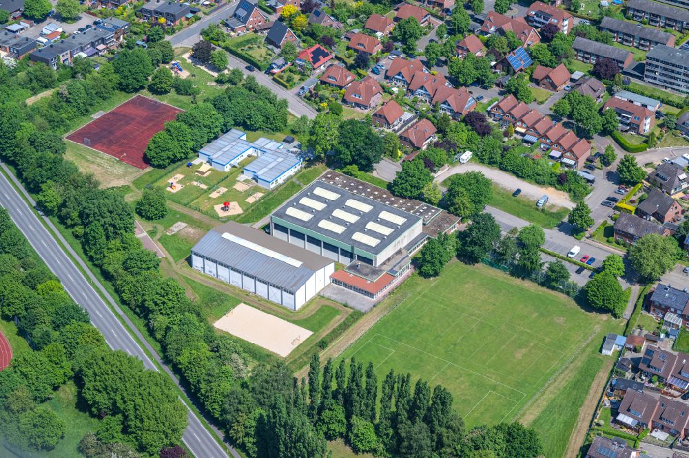 Luftaufnahme Horneburg - Gebäude der Sporthalle Hermannstraße in Horneburg im Bundesland Niedersachsen, Deutschland