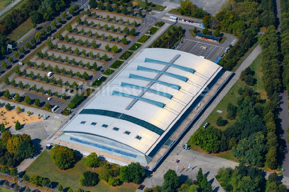Luftaufnahme Leipzig - Gebäude der Sporthalle Quarterback Immobilien Arena in Leipzig im Bundesland Sachsen, Deutschland