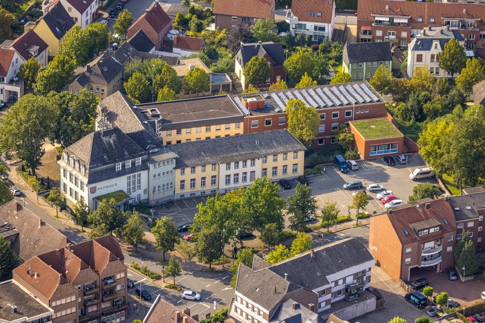 Luftbild Beckum - Gebäude der Stadtverwaltung - Rathaus in Beckum im Bundesland Nordrhein-Westfalen, Deutschland