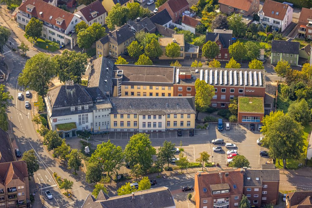 Beckum von oben - Gebäude der Stadtverwaltung - Rathaus in Beckum im Bundesland Nordrhein-Westfalen, Deutschland