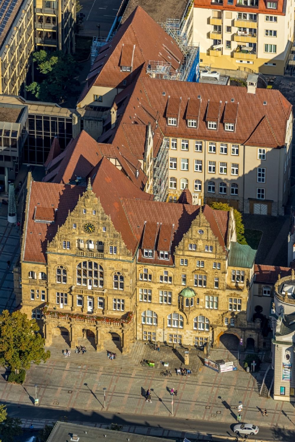 Luftbild Bielefeld - Gebäude der Stadtverwaltung - Rathaus in Bielefeld im Bundesland Nordrhein-Westfalen, Deutschland