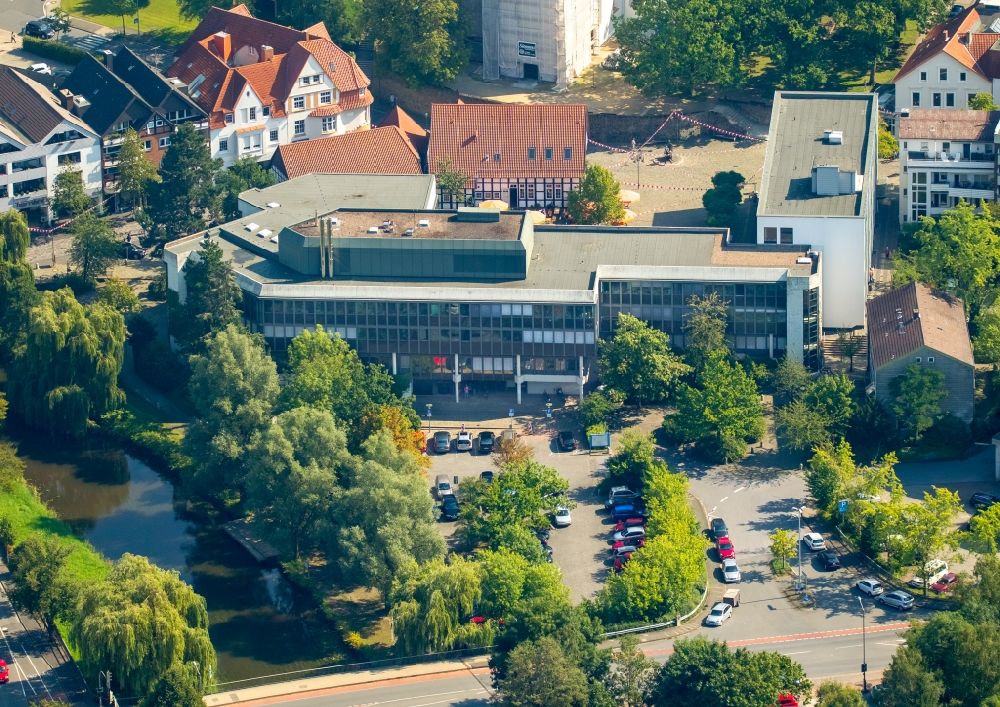 Luftbild Bünde - Gebäude der Stadtverwaltung - Rathaus in Bünde im Bundesland Nordrhein-Westfalen