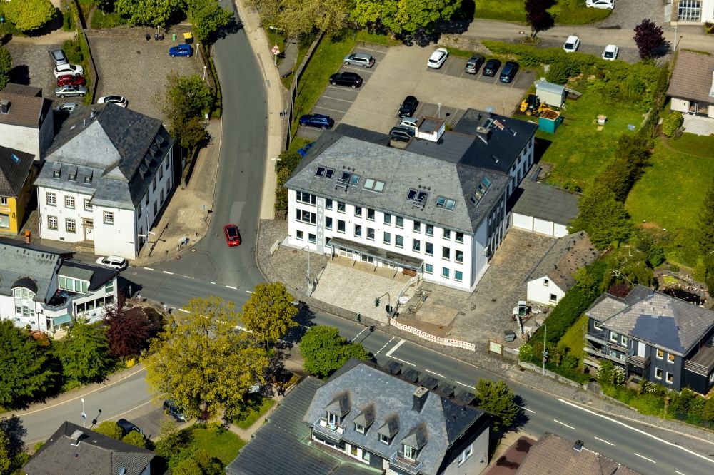 Luftaufnahme Breckerfeld - Gebäude der Stadtverwaltung - Rathaus in Breckerfeld im Bundesland Nordrhein-Westfalen, Deutschland