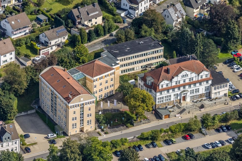 Ennepetal von oben - Gebäude der Stadtverwaltung - Rathaus in Ennepetal im Bundesland Nordrhein-Westfalen, Deutschland