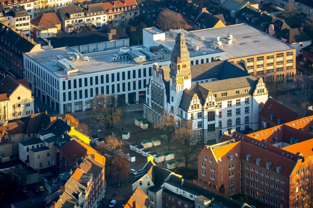 Luftbild Gladbeck - Gebäude der Stadtverwaltung - Rathaus in Gladbeck im Bundesland Nordrhein-Westfalen, Deutschland