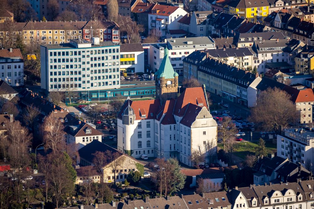 Luftaufnahme Hattingen - Gebäude der Stadtverwaltung - Rathaus in Hattingen im Bundesland Nordrhein-Westfalen, Deutschland