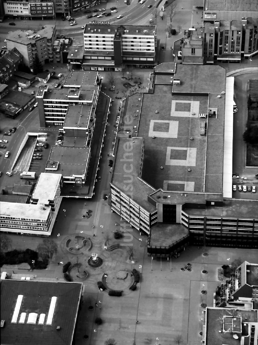 Luftbild Kamp-Lintfort - Gebäude der Stadtverwaltung - Rathaus in Kamp-Lintfort im Bundesland Nordrhein-Westfalen, Deutschland