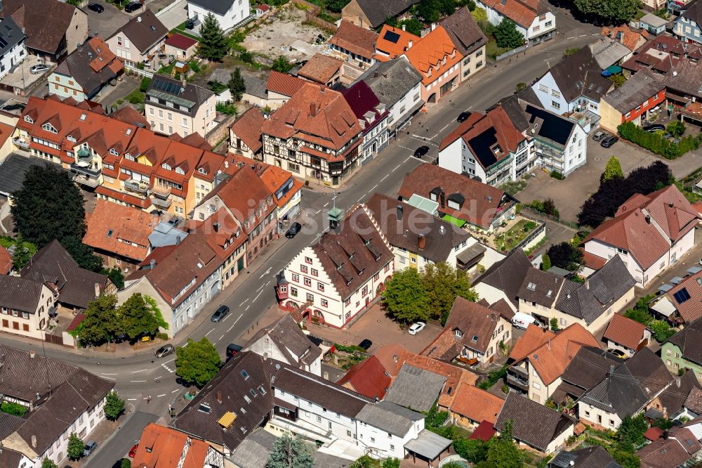 Luftaufnahme Kippenheim - Gebäude der Stadtverwaltung - Rathaus in Kippenheim im Bundesland Baden-Württemberg, Deutschland
