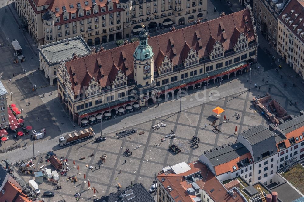 Leipzig aus der Vogelperspektive: Gebäude der Stadtverwaltung - Rathaus am Markt in Leipzig im Bundesland Sachsen, Deutschland
