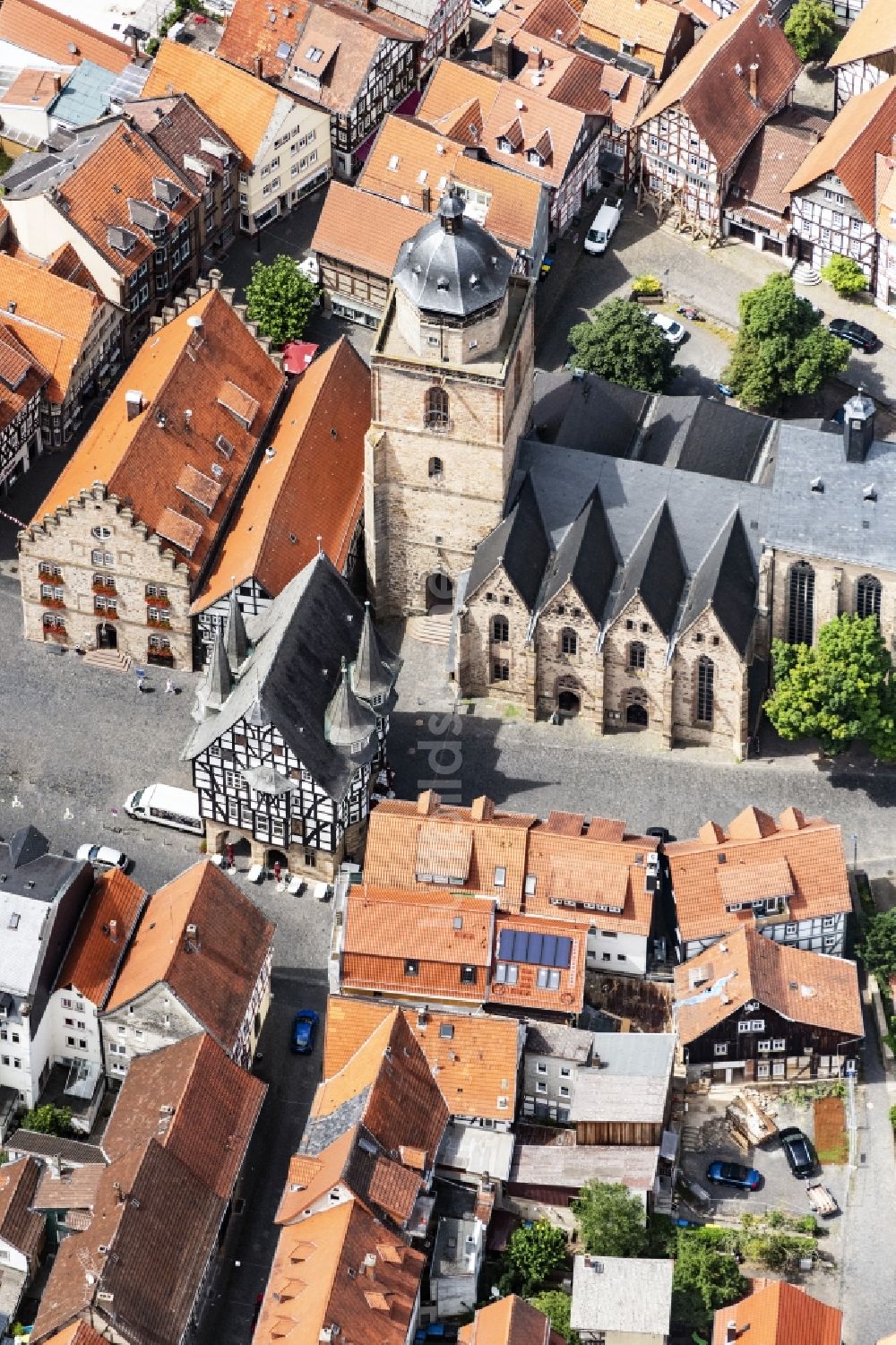 Alsfeld von oben - Gebäude der Stadtverwaltung - Rathaus am Marktplatz in Alsfeld im Bundesland Hessen, Deutschland