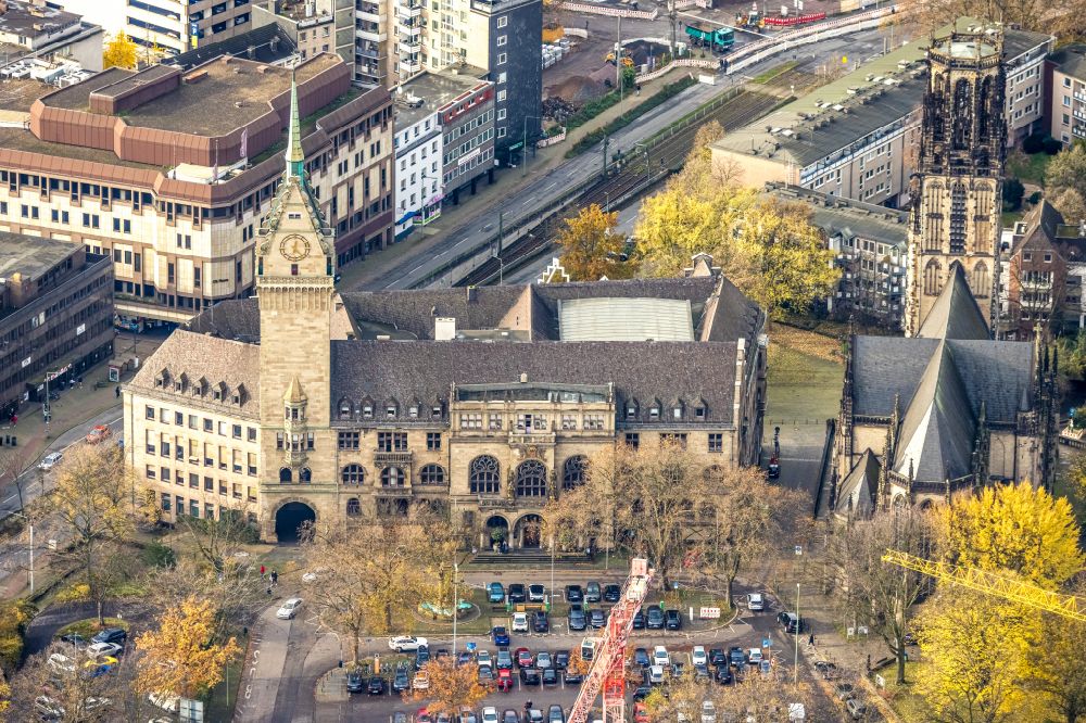 Luftaufnahme Duisburg - Gebäude der Stadtverwaltung - Rathaus am Marktplatz in Duisburg im Bundesland Nordrhein-Westfalen, Deutschland