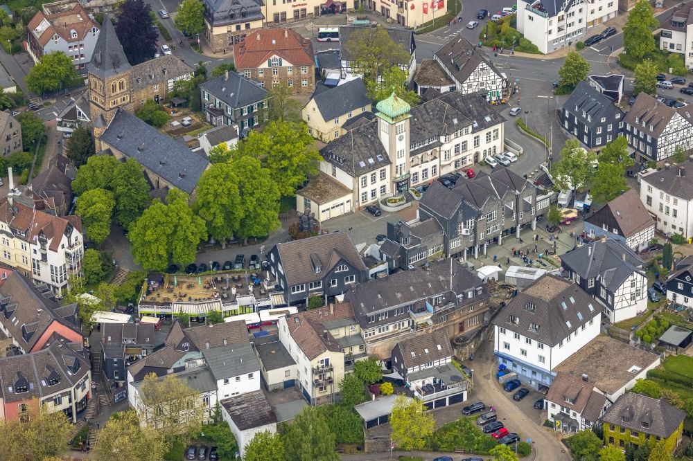 Luftbild Herdecke - Gebäude der Stadtverwaltung - Rathaus am Marktplatz in Herdecke im Bundesland Nordrhein-Westfalen, Deutschland