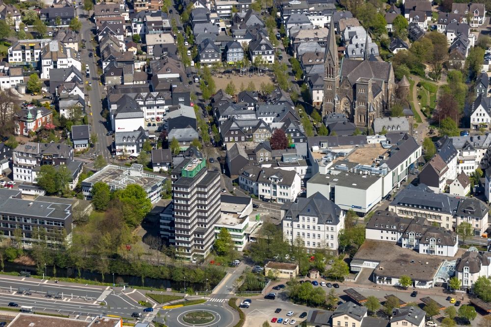 Olpe aus der Vogelperspektive: Gebäude der Stadtverwaltung - Rathaus in Olpe im Bundesland Nordrhein-Westfalen, Deutschland