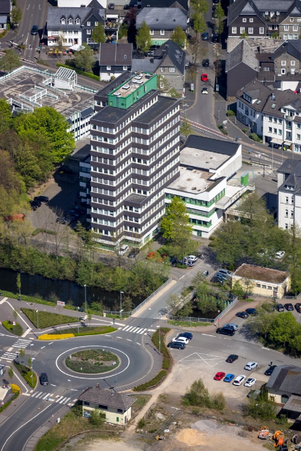 Luftbild Olpe - Gebäude der Stadtverwaltung - Rathaus in Olpe im Bundesland Nordrhein-Westfalen, Deutschland