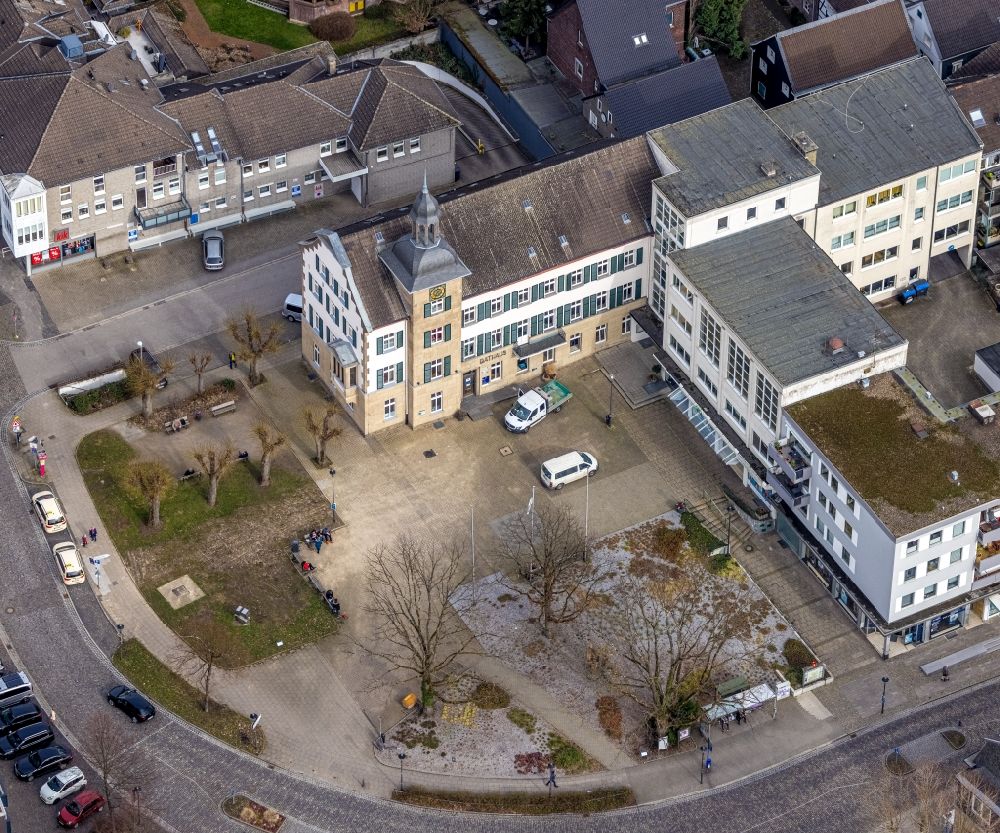 Luftbild Essen - Gebäude der Stadtverwaltung - Rathaus im Ortsteil Kettwig in Essen im Bundesland Nordrhein-Westfalen, Deutschland