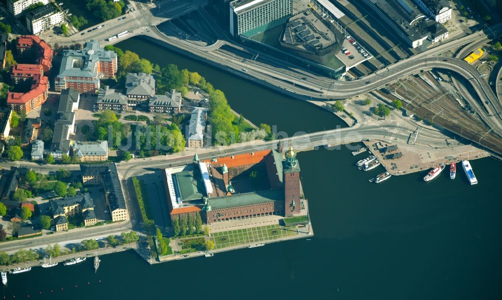 Luftbild Stockholm - Gebäude der Stadtverwaltung - Rathaus im Ortsteil Kungsholmen in Stockholm in Stockholms län, Schweden