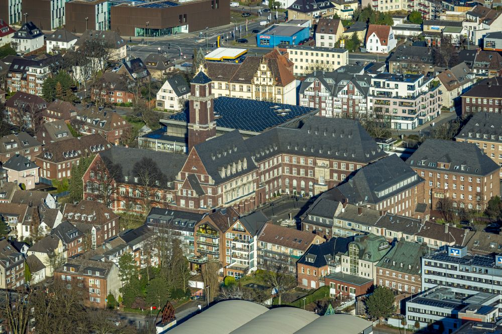 Luftbild Bottrop - Gebäude der Stadtverwaltung - Rathaus im Ortsteil Stadtmitte in Bottrop im Bundesland Nordrhein-Westfalen, Deutschland