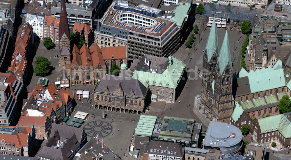 Luftaufnahme Bremen - Gebäude der Stadtverwaltung - Rathaus am Platz Domshof in der Altstadt von Bremen