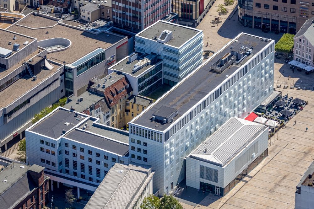 Luftaufnahme Lüdenscheid - Gebäude der Stadtverwaltung - Rathaus am Rathausplatz in Lüdenscheid im Bundesland Nordrhein-Westfalen, Deutschland