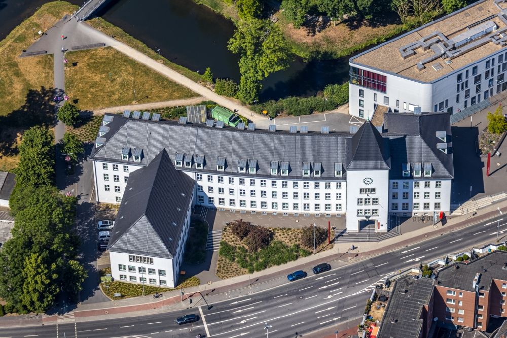 Luftbild Moers - Gebäude der Stadtverwaltung - Rathaus am Rathausplatz in Moers im Bundesland Nordrhein-Westfalen, Deutschland