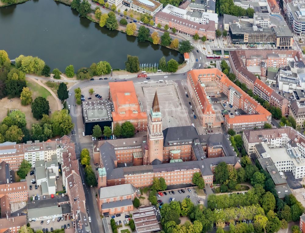 Luftbild Kiel - Gebäude der Stadtverwaltung - Rathaus mit Rathausplatz im Zentrum in Kiel im Bundesland Schleswig-Holstein, Deutschland