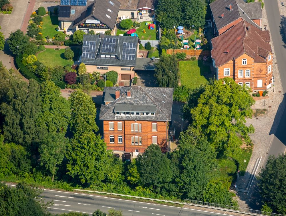 Rödinghausen von oben - Gebäude der Stadtverwaltung - Rathaus in Rödinghausen im Bundesland Nordrhein-Westfalen