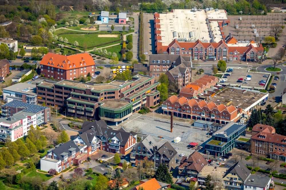 Voerde (Niederrhein) von oben - Gebäude der Stadtverwaltung - Rathaus in Voerde (Niederrhein) im Bundesland Nordrhein-Westfalen