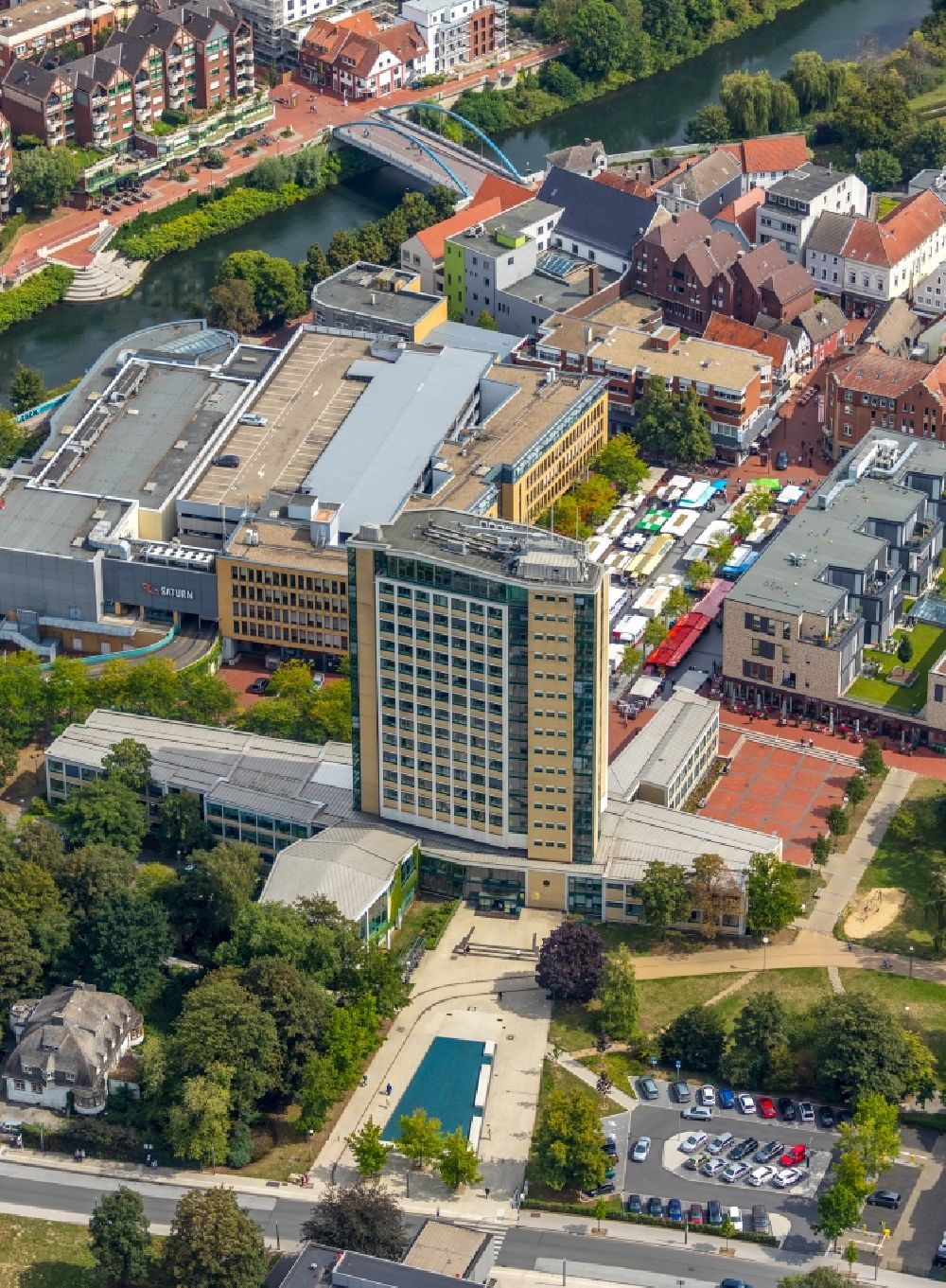 Lünen von oben - Gebäude der Stadtverwaltung - Rathaus am Willy-Brandt-Platz in Lünen im Bundesland Nordrhein-Westfalen, Deutschland