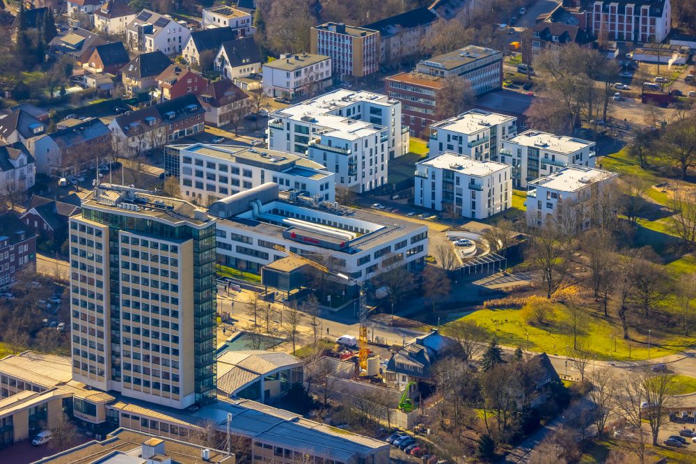 Lünen von oben - Gebäude der Stadtverwaltung - Rathaus am Willy-Brandt-Platz in Lünen im Bundesland Nordrhein-Westfalen, Deutschland