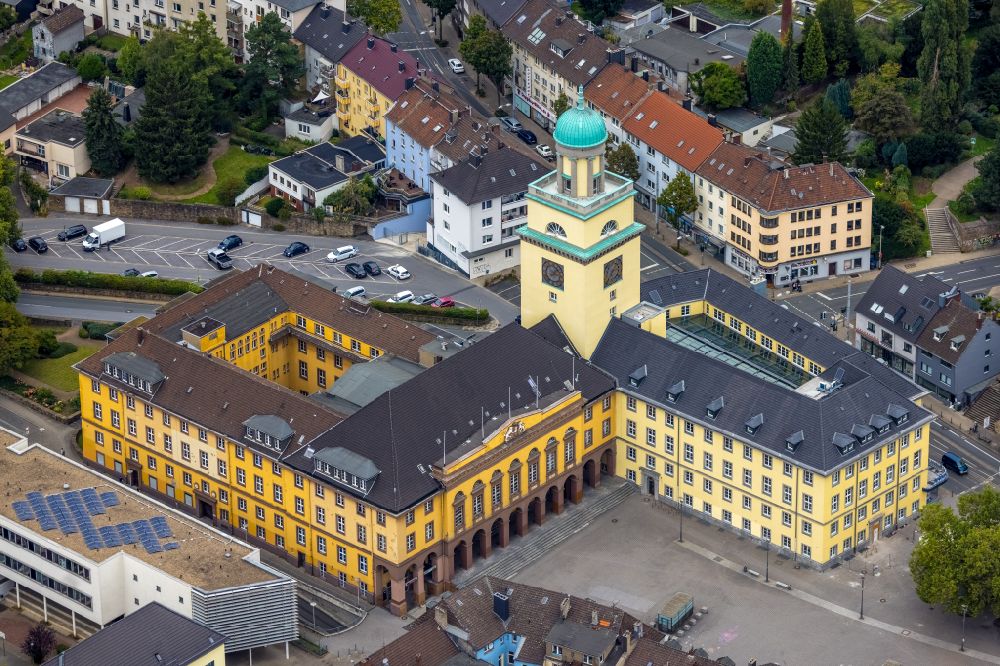 Witten aus der Vogelperspektive: Gebäude der Stadtverwaltung - Rathaus in Witten im Bundesland Nordrhein-Westfalen, Deutschland