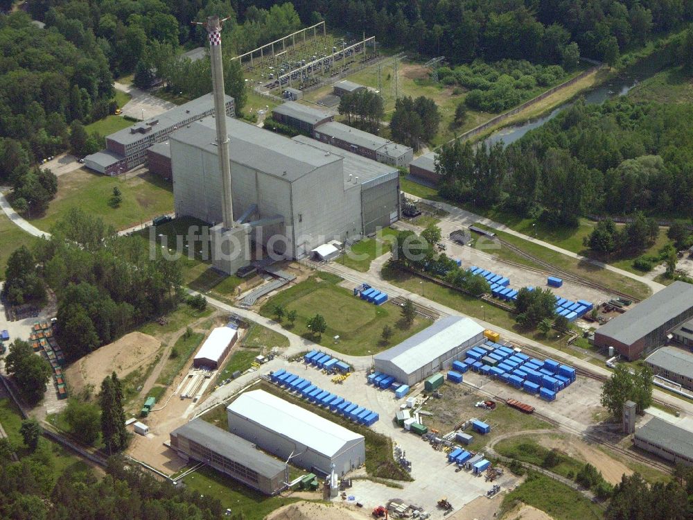 Rheinsberg von oben - Gebäude der stillgelegten Reaktorblöcke und Anlagen des AKW - KKW Kernkraftwerk in Rheinsberg im Bundesland Brandenburg, Deutschland