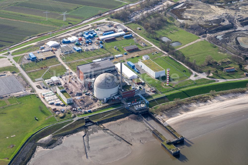 Luftbild Stade - Gebäude der stillgelegten Reaktorblöcke und Anlagen des AKW - KKW Kernkraftwerk Stade in Stadersand im Bundesland Niedersachsen